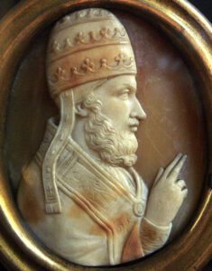 Screenshot | Angelus en Español Pope Adrian IV. (Wikimedia Commons)