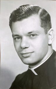 Sartoris_1-570x900 | Angelus en Español Foto de ordenación sacerdotal del Rev. Joseph Sartoris en 1953. (Foto enviada)