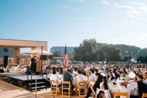 Los católicos angelinos se reunieron en número de 1,600 en la Catedral de Nuestra Señora de los Ángeles para orar y escuchar al obispo Joseph Espaillat durante el Desayuno Católico de Oración el 16 de septiembre. (Peter Lobato)