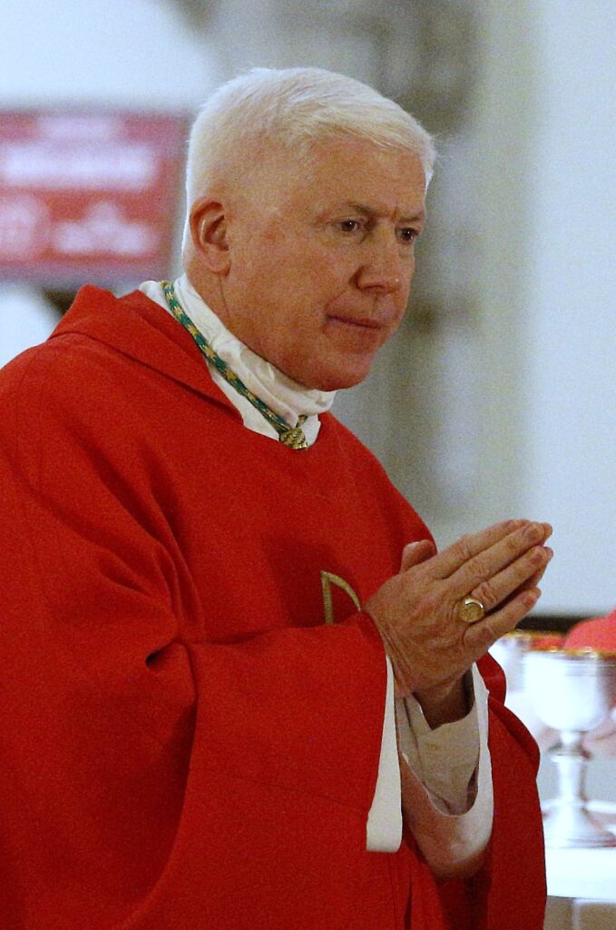 El obispo Daniel E. Thomas, de Toledo (Ohio), fotografiado en el Vaticano en 2009. El obispo Thomas, actual presidente del Comité de Actividades Pro-Vida de la Conferencia Episcopal Católica de Estados Unidos, habló con OSV News el 1 de octubre de 2025, primer día del Mes del Respeto a la Vida, sobre cómo mantener la esperanza en una cultura en la que impera el desprecio por la vida humana y por qué el aborto sigue siendo la cuestión más importante en la «jerarquía moral» de la vida. (Foto de CNS/Paul Haring)