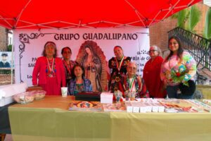 Sacred_Heart_Guadalupanas1-copy-1536x1024 | Angelus en Español Miembros del grupo de Guadalupanas posan durante un evento en honor a la Virgen de Guadalupe en la Iglesia del Sagrado Corazón en Lincoln Heights el 28 de septiembre. (Kimmy Chacón)