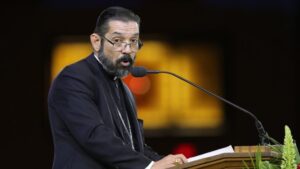 BISHOP DANIEL E FLORES | Angelus en Español El obispo Daniel E. Flores, de Brownsville, Texas, aparece en la foto durante la Convocatoria Católica de 2017 en Orlando, Florida. (Foto de OSV News/archivo CNS, Bob Roller)