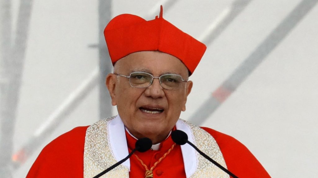 El cardenal venezolano Baltazar Porras, arzobispo emérito de Caracas, aparece en una foto del 8 de septiembre de 2024. Las autoridades venezolanas confiscaron el pasaporte del cardenal Porras el 10 de diciembre de 2025 cuando intentaba viajar a España vía Colombia. Según informes, le dijeron en el momento que su pasaporte había sido anulado. (OSV News/Karen Toro, Reuters)