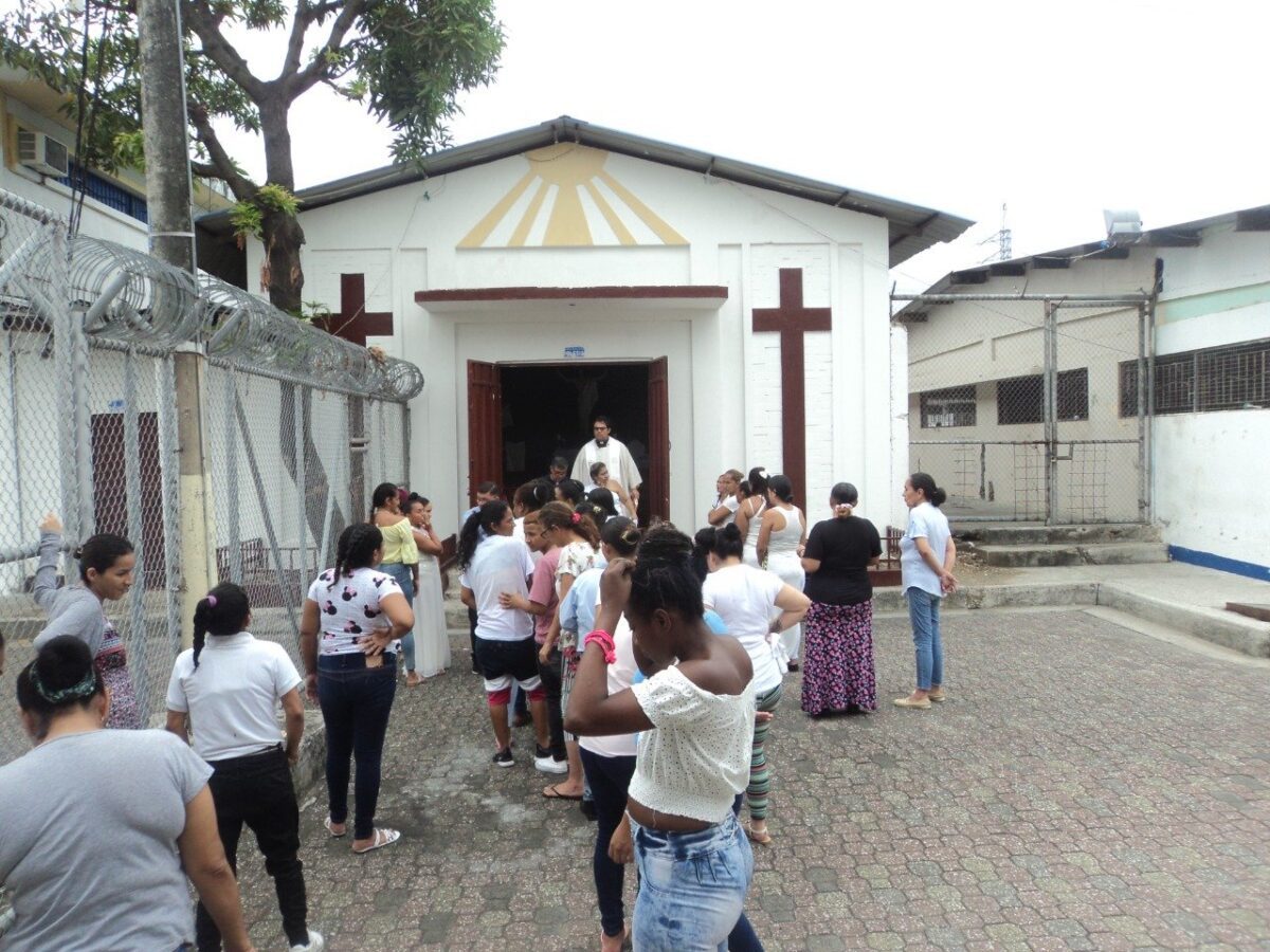 Colecta anual para la Iglesia en LATAM | Angelus en Español