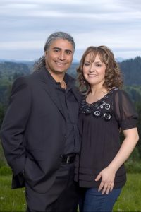 Rodolfo López y Estela García-López se conocieron en unas parroquias católicas del este de Los Ángeles y más tarde se casaron. Ahora viven en Portland. (Foto cedida)