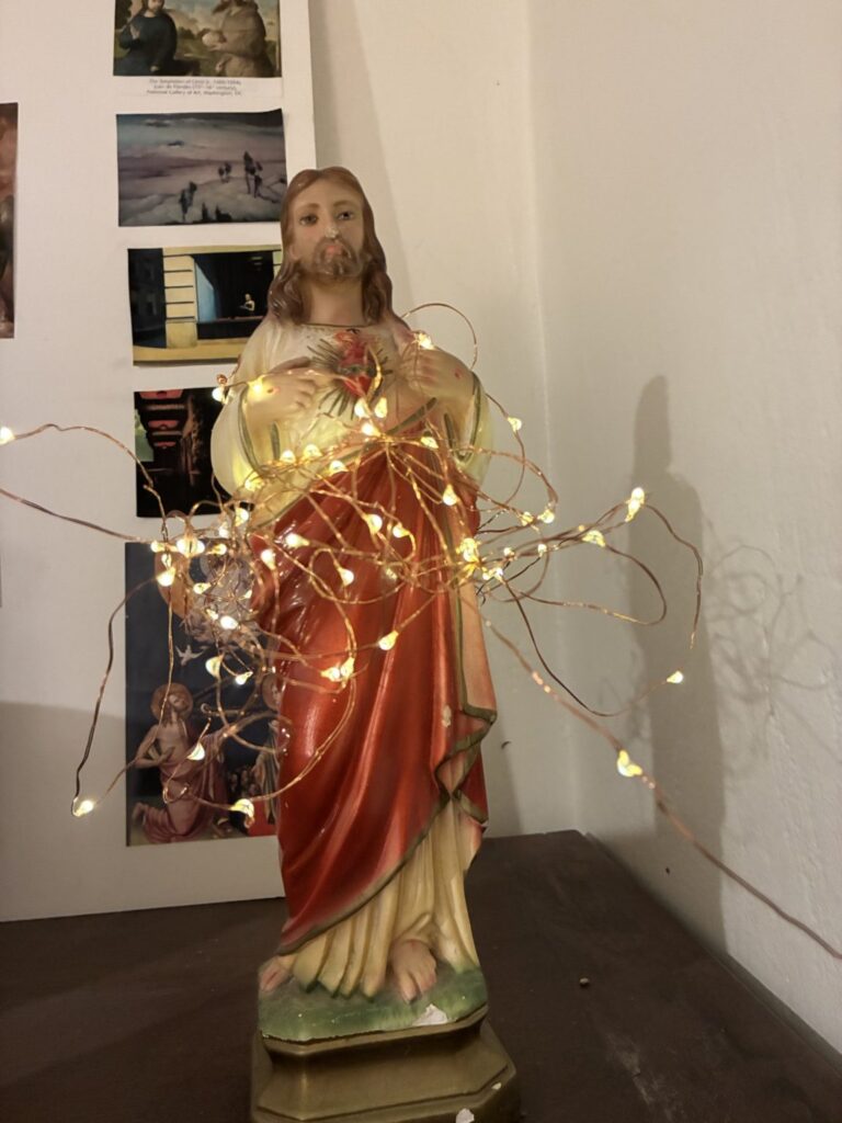 La imagen del Sagrado Corazón de la autora. (Heather King)