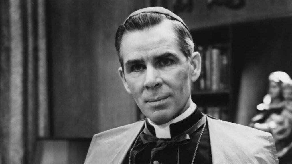 El venerable Fulton J. Sheen, en una fotografía sin fecha, es recordado como uno de los evangelizadores más influyentes e innovadores de la historia de Estados Unidos. El 25 de marzo de 2026, el Dicasterio para las Causas de los Santos anunció que la beatificación del arzobispo Sheen tendrá lugar el 24 de septiembre en San Luis. (Foto de archivo de OSV News)