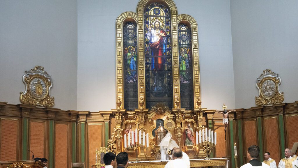 Iglesia Católica del Sagrado Corazón, en Altadena. (Victor Alemán).