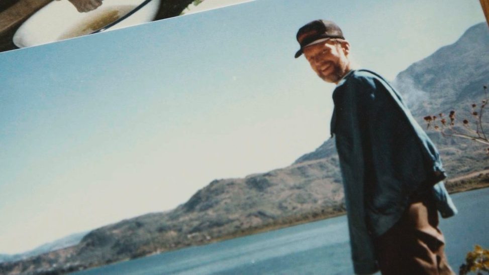 El entonces padre Stanley Rother aparece en una imagen del documental "American Martyr: The Stanley Rother Story", que se estrenará en cines de todo el país del 25 al 27 de agosto de 2026. El documental cuenta la historia del sacerdote de Oklahoma que sirvió en Guatemala a través de los testimonios de quienes lo conocieron, incluidos feligreses, catequistas y familiares, así como de personas que actualmente participan en su causa de canonización. (Foto de OSV News/Arquidiócesis de Oklahoma City)
