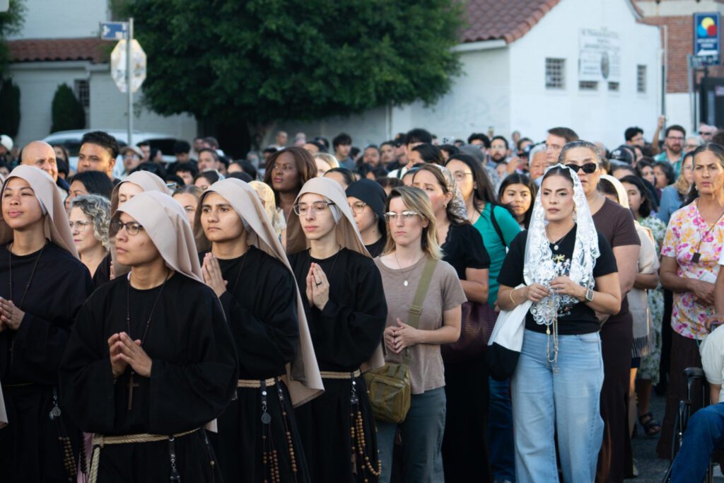 El evento fue organizado como parte de la misión de los Frailes y Hermanas Pobres de Jesucristo, una comunidad religiosa de tradición franciscana fundada en Brasil. (Katie Trejo)