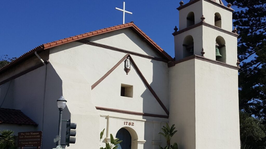 La Misión San Buenaventura, en Ventura, California, aparece en esta fotografía sin fecha. El 15 de julio de 2020, el papa Francisco elevó la iglesia de la misión a la categoría de basílica menor. (Foto de OSV News/Mike Nelson)